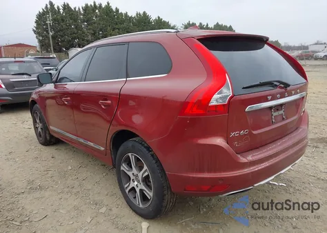 2015 Volvo Xc60 T6 z USA, uszkodzony, nr VIN YV4902RK6F2714488